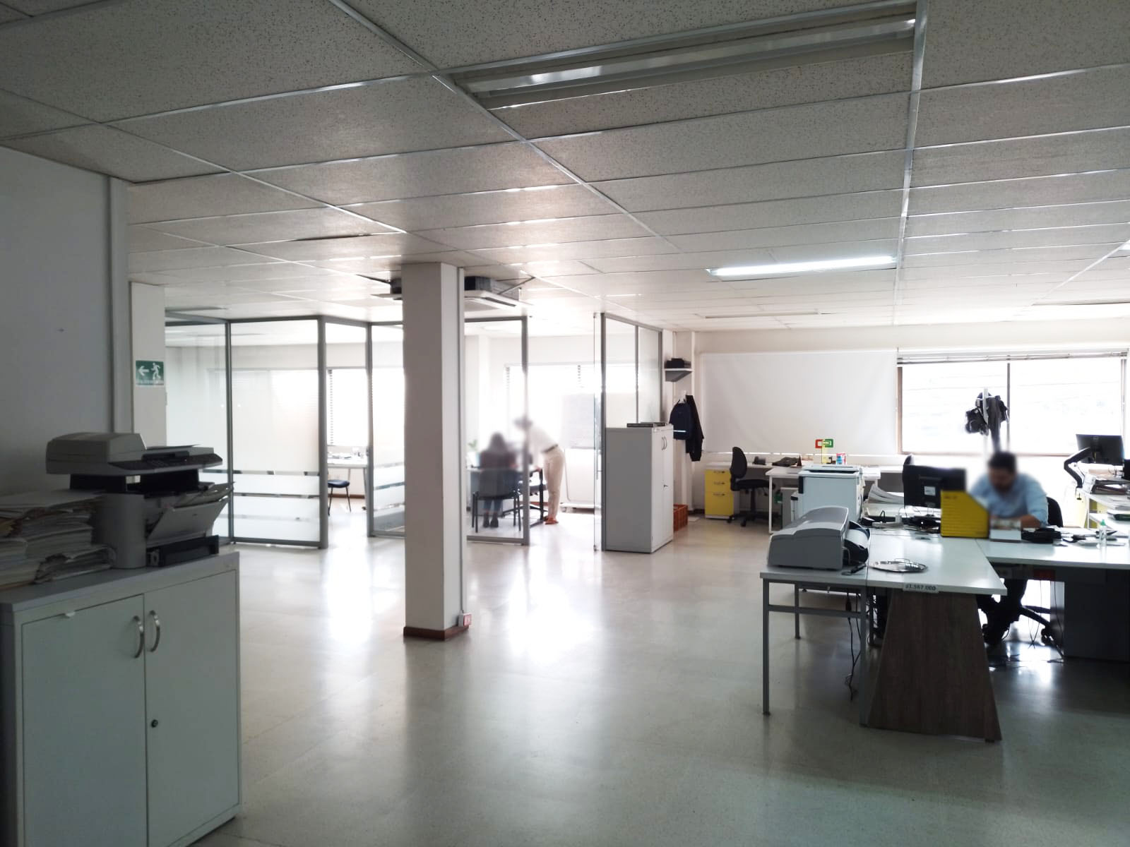 Oficina en arriendo en Cristo Rey, Medellín, 2366 m² · foto 3 de 20