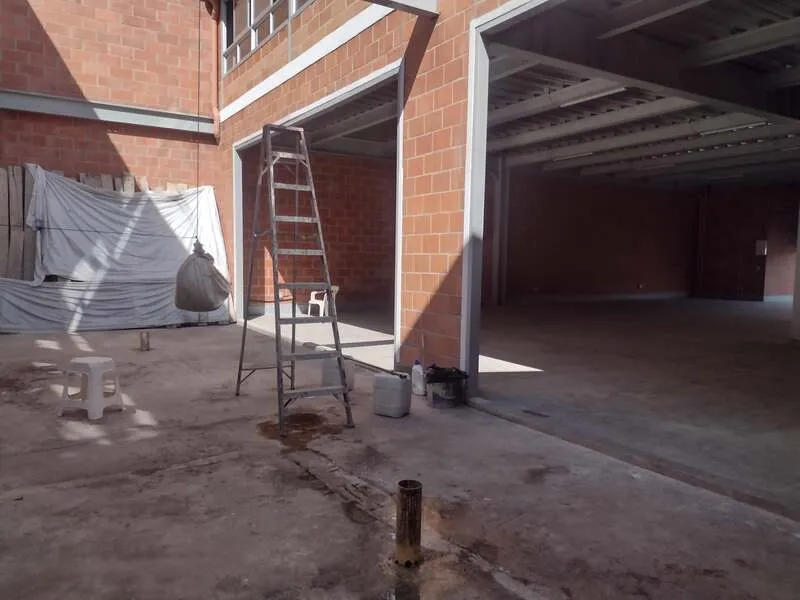 Bodega en arriendo en La America, Medellín, 320 m² · foto 7 de 8