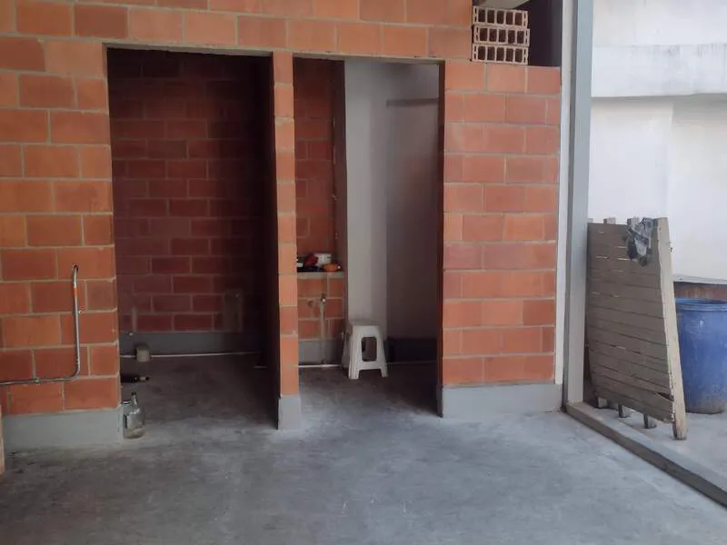 Bodega en arriendo en La America, Medellín, 320 m² · foto 8 de 8