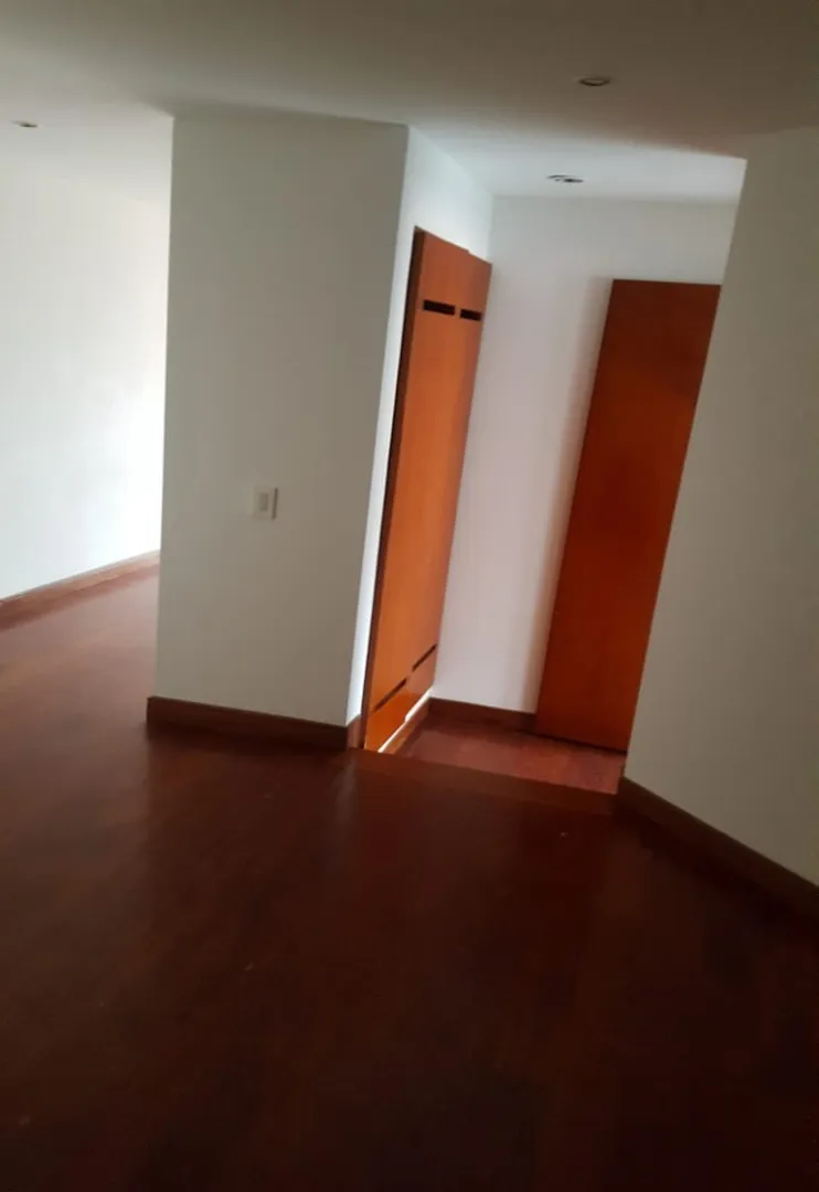 Apartamento en venta en Los Rosales, Bogotá · foto 11 de 21