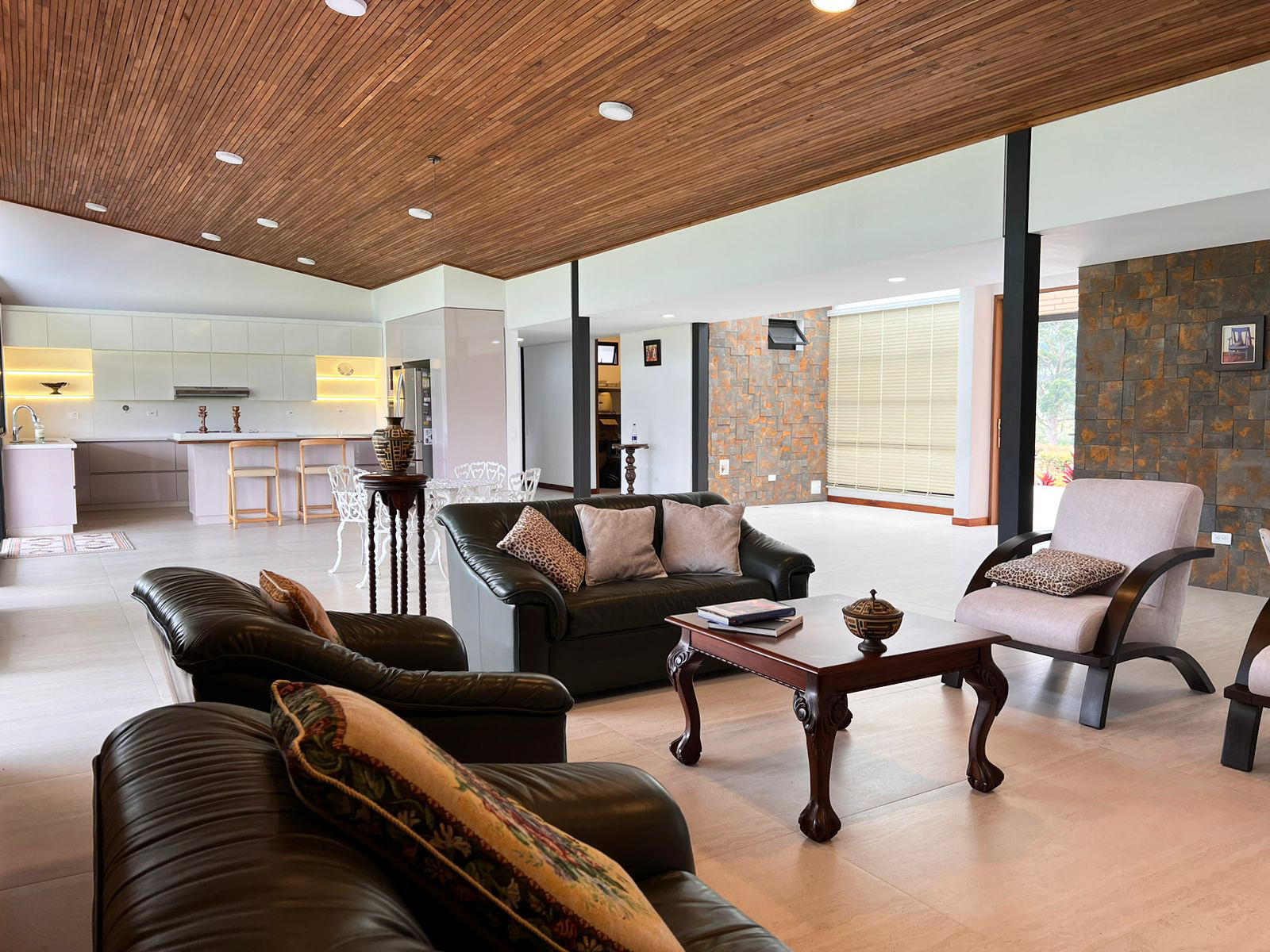 Casa de 3 alcobas en venta en El Carmen De Viboral, El Carmen de Viboral, 487 m² · foto 2 de 19
