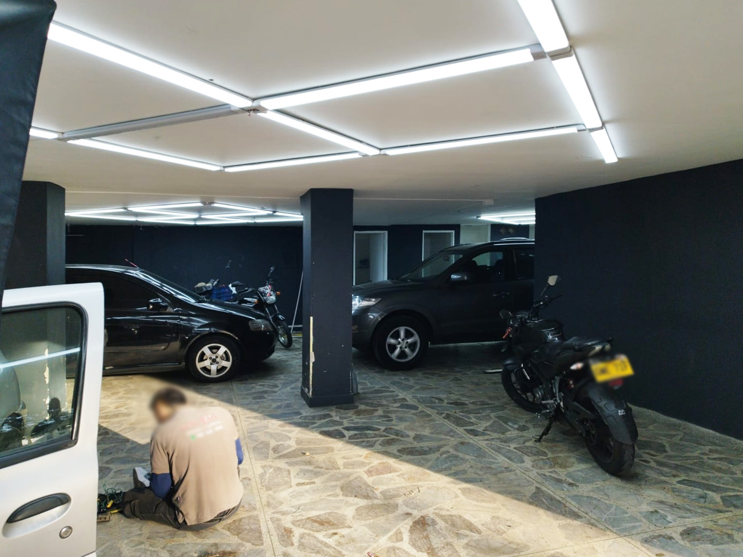 Local en arriendo en Castropol, Medellín, 130 m² · foto 2 de 8