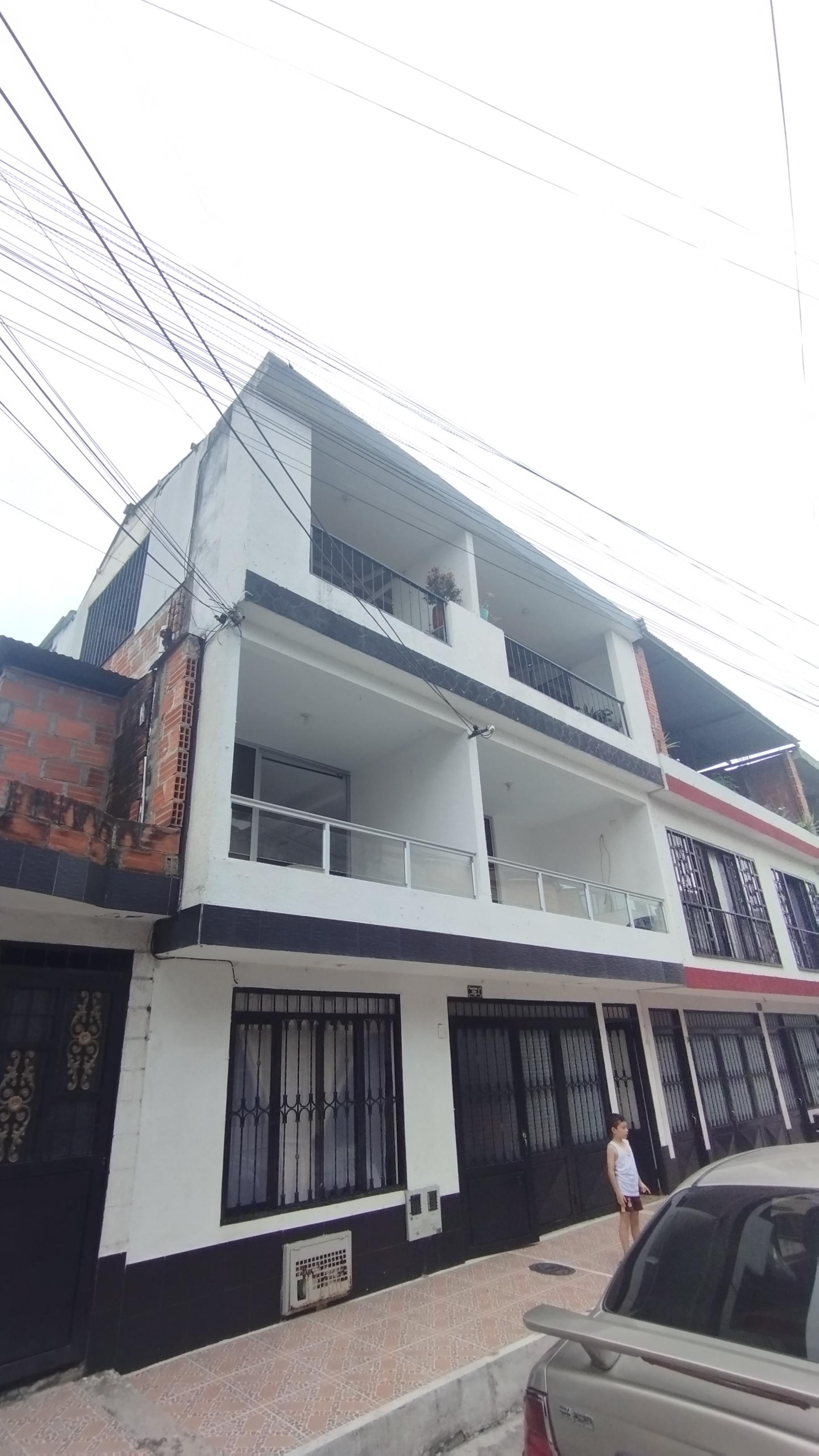 Casa de 6 alcobas en venta en Picaleña Y Mirolindo, Ibagué, 252 m² · foto 11 de 24