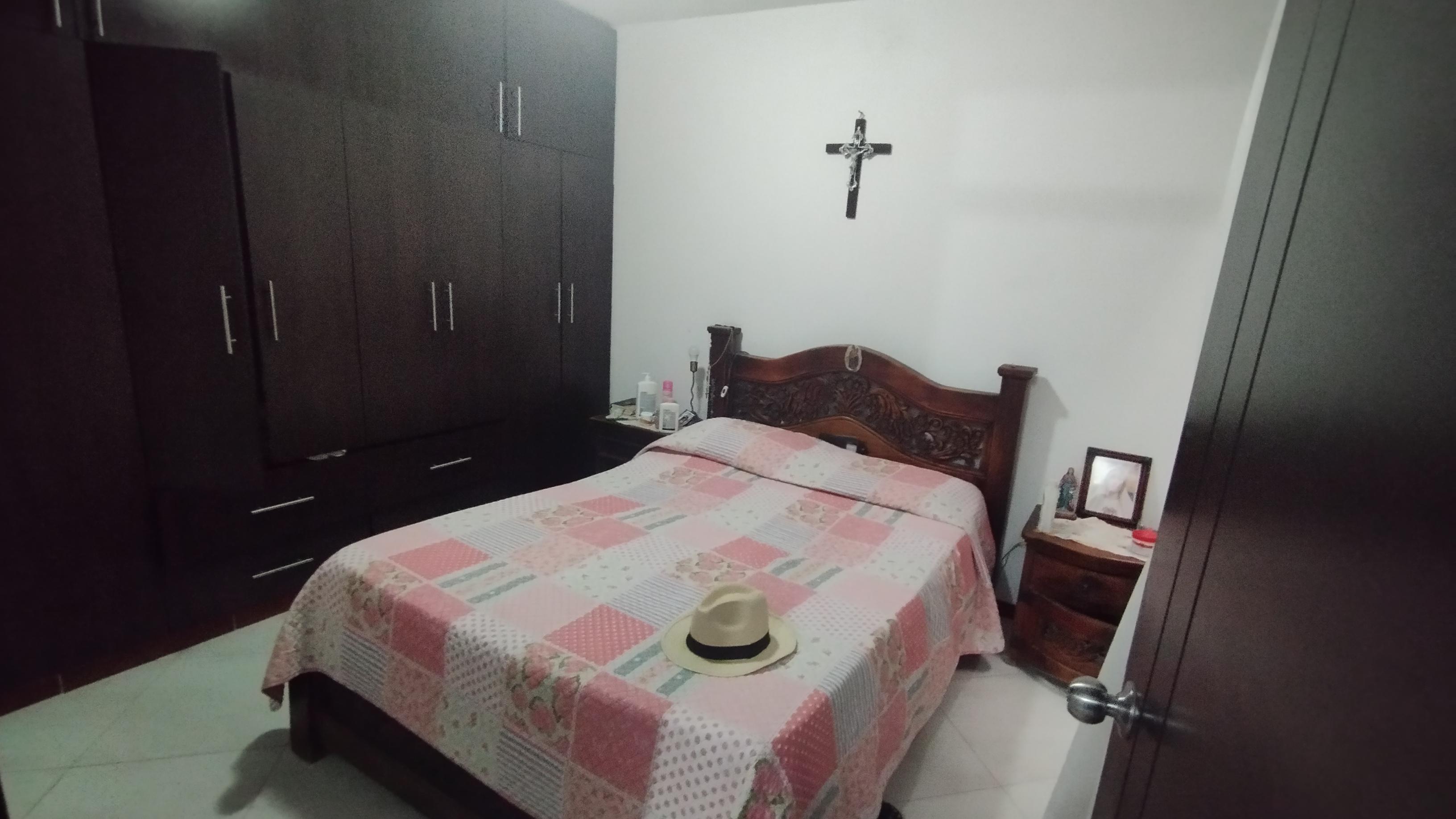 Casa de 6 alcobas en venta en Picaleña Y Mirolindo, Ibagué, 252 m² · foto 18 de 24