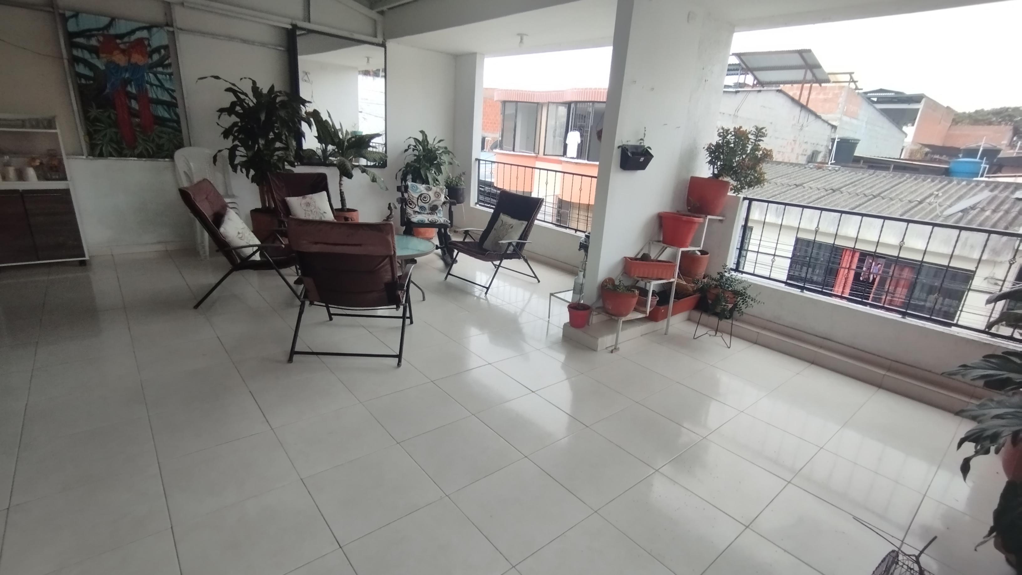 Casa de 6 alcobas en venta en Picaleña Y Mirolindo, Ibagué, 252 m² · foto 22 de 24