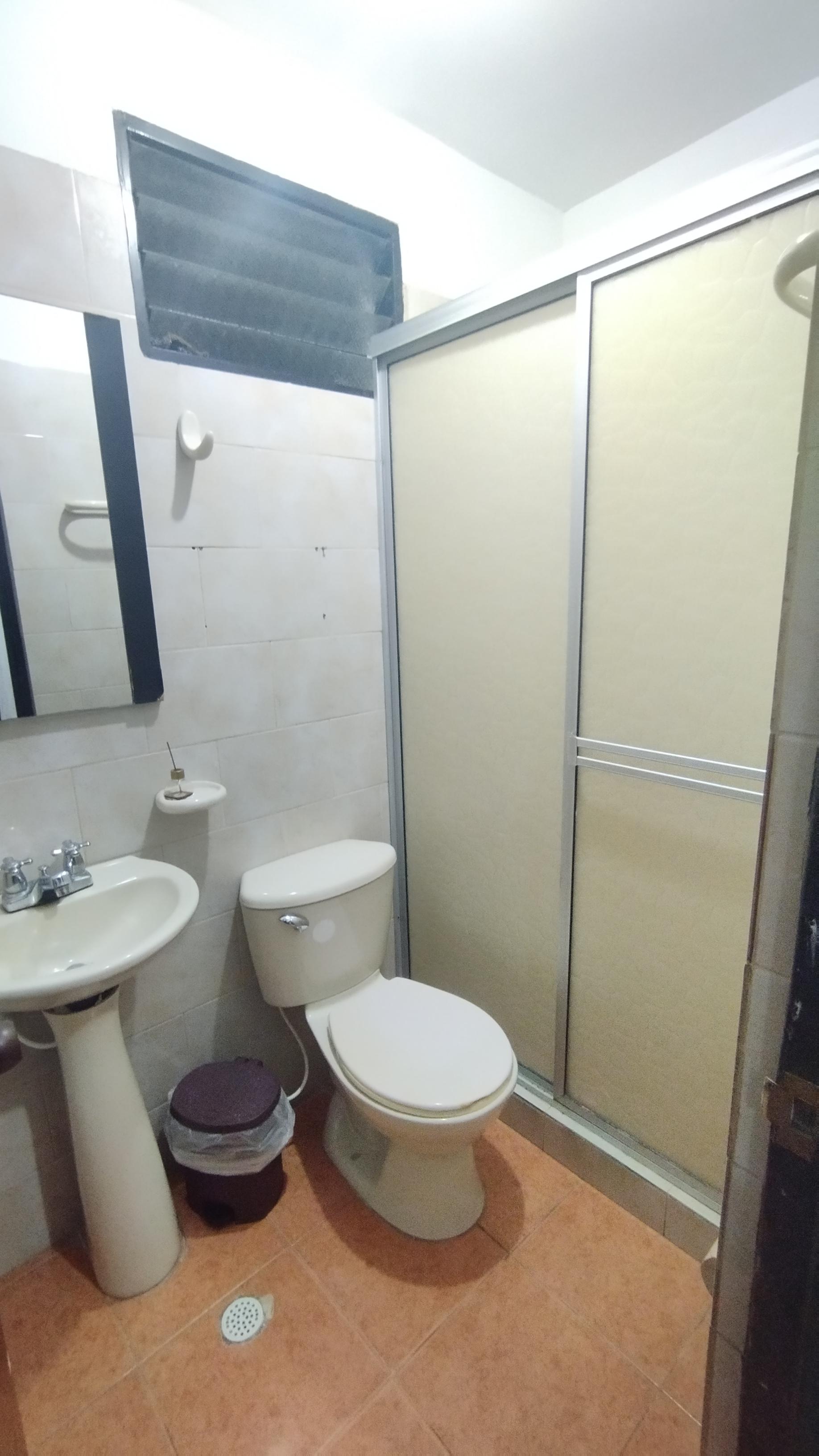 Casa de 6 alcobas en venta en Picaleña Y Mirolindo, Ibagué, 252 m² · foto 5 de 24