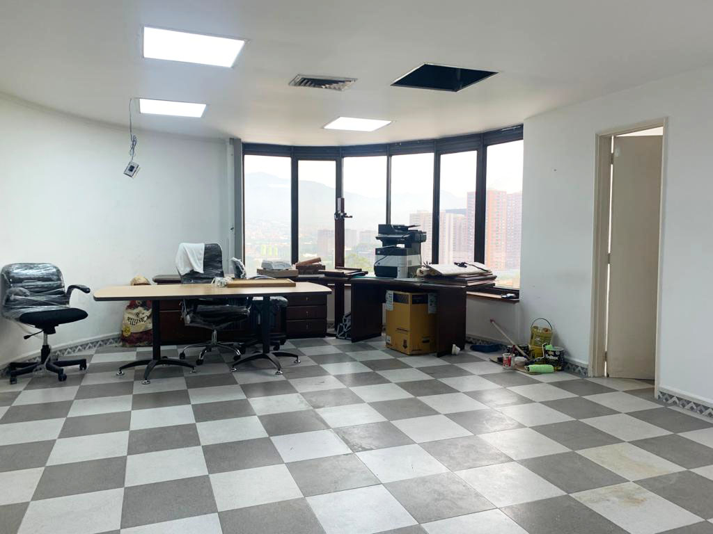 Oficina en arriendo en Manila, Medellín, 70 m² · foto 3 de 11