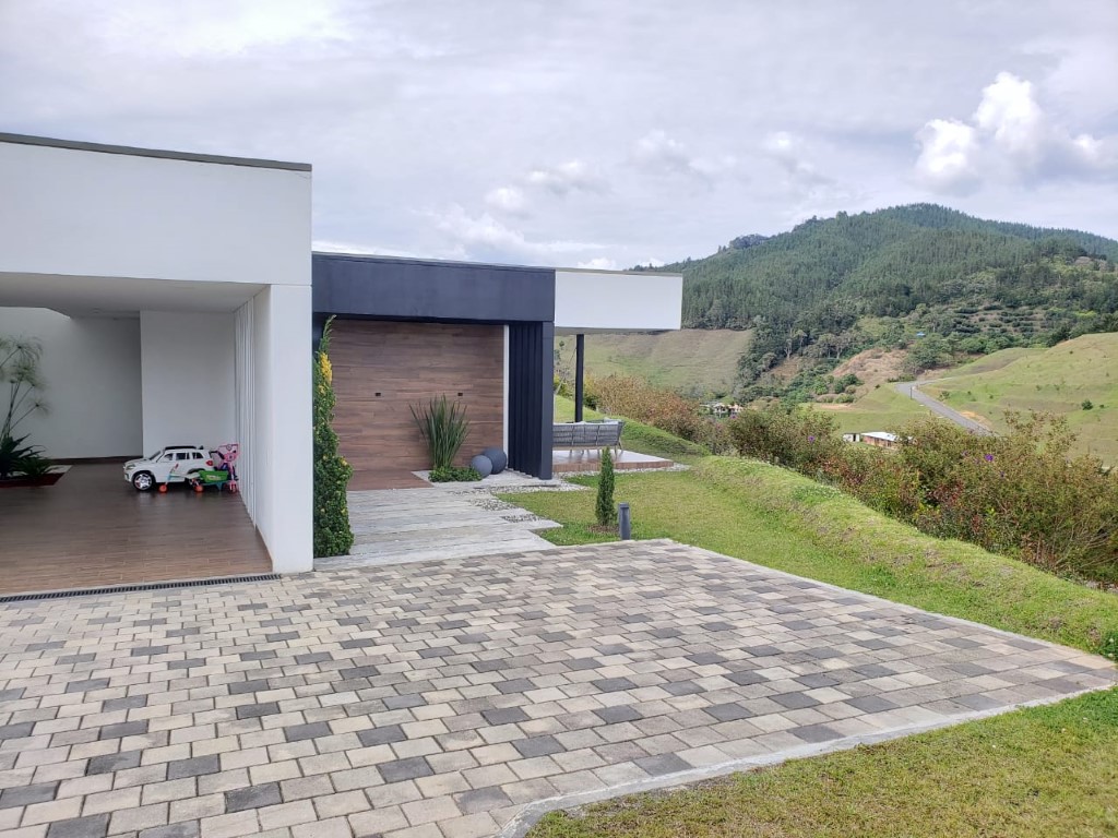 Casa de 3 alcobas en venta en Pantanillo, El Retiro, 1817 m² · foto 15 de 21