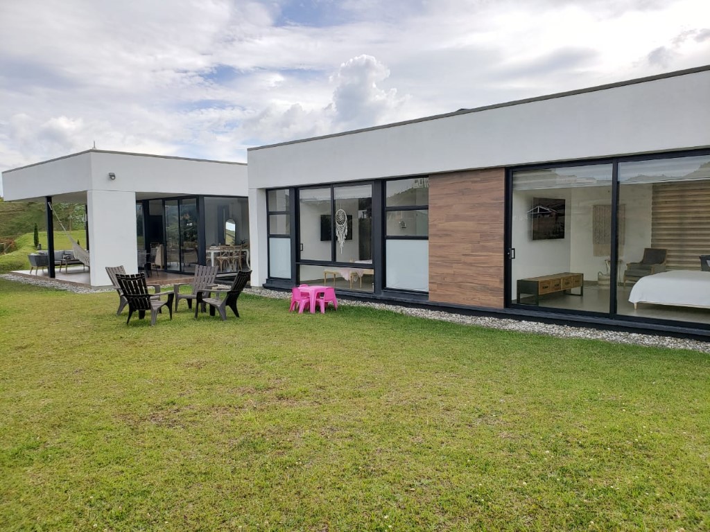 Casa de 3 alcobas en venta en Pantanillo, El Retiro, 1817 m² · foto 3 de 21