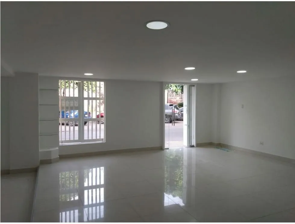 Local en venta en El Centro, Cartagena, 109 m² · foto 2 de 13