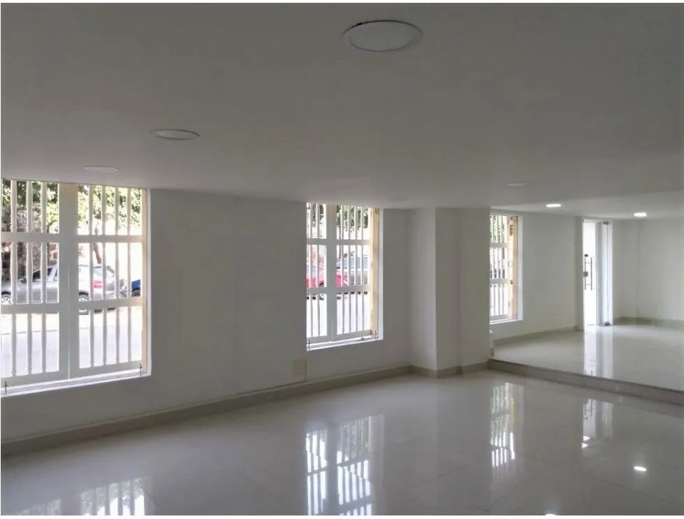 Local en venta en El Centro, Cartagena, 109 m² · foto 3 de 13