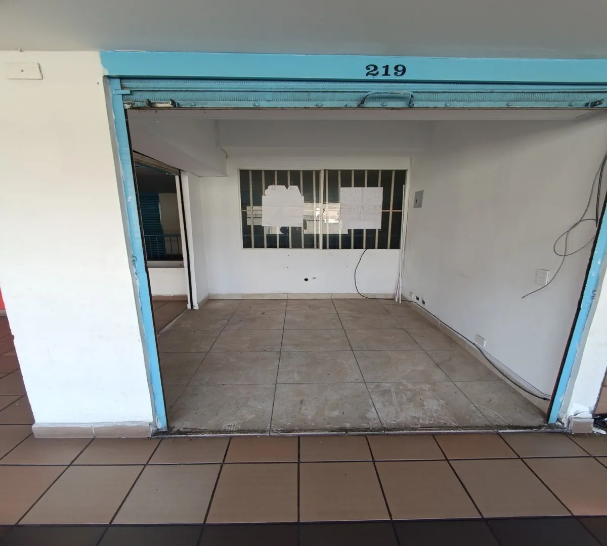 Local en arriendo en El Chagualo, Medellín, 8 m² · foto 10 de 13
