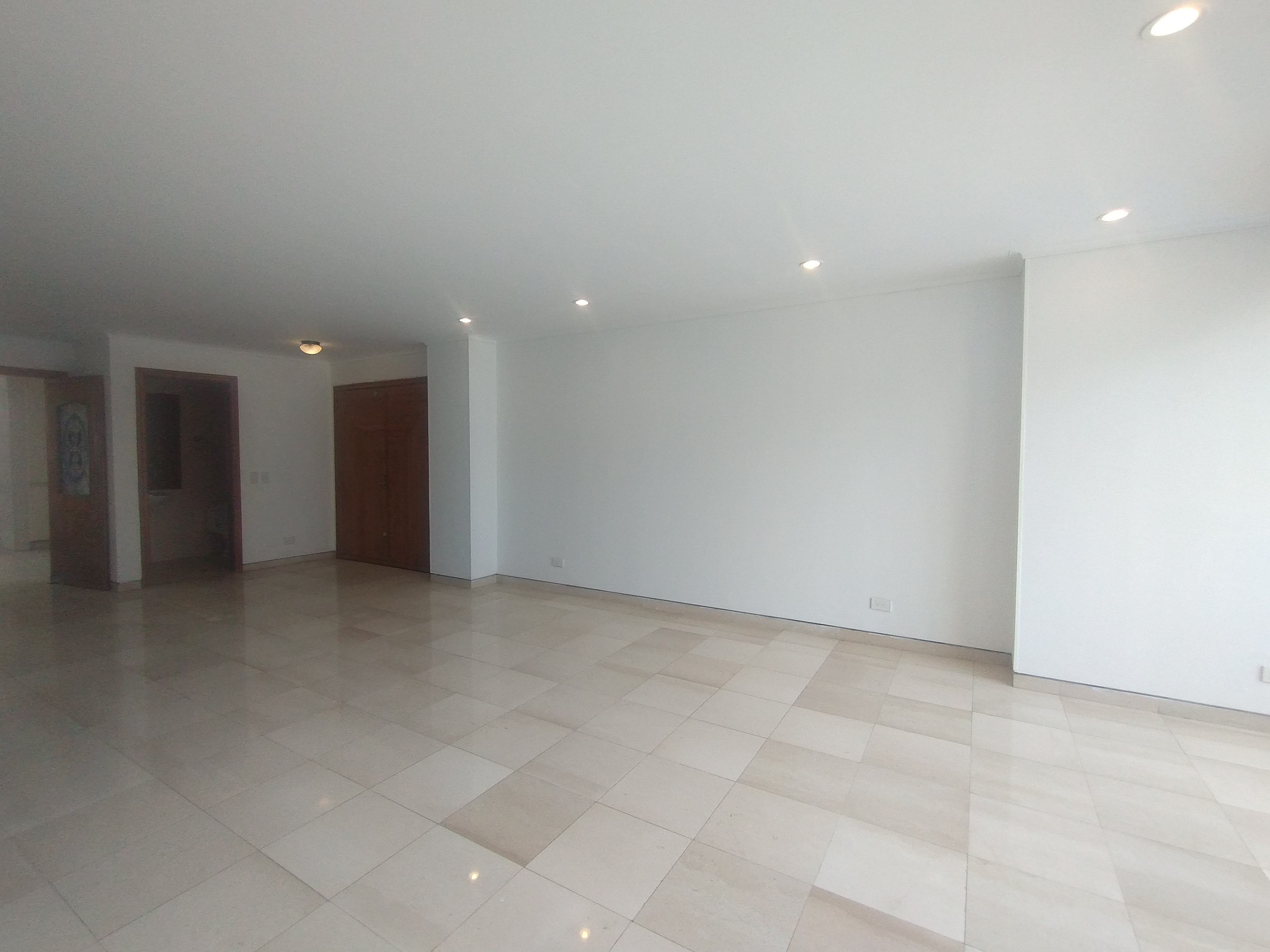 Apartamento de 3 alcobas en venta en Altos Del Prado, Barranquilla, 210 m² · foto 4 de 19