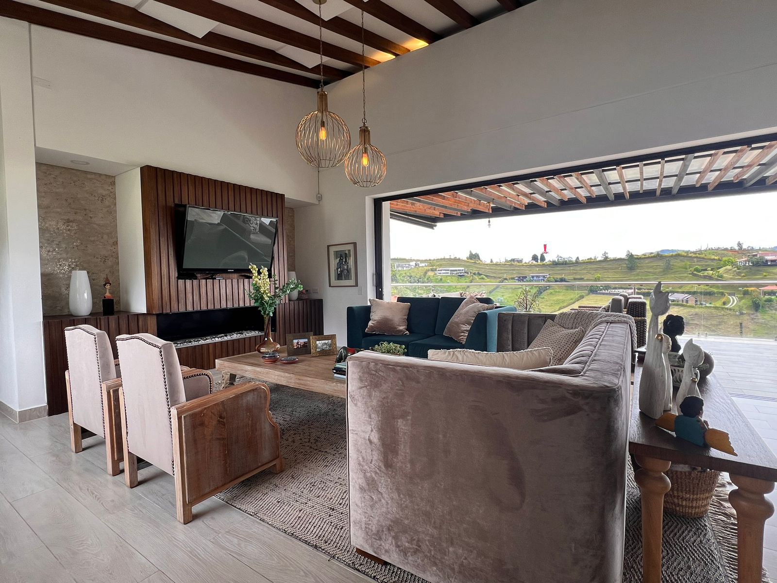Casa de 3 alcobas en venta en Guarne, 374 m² · foto 3 de 19