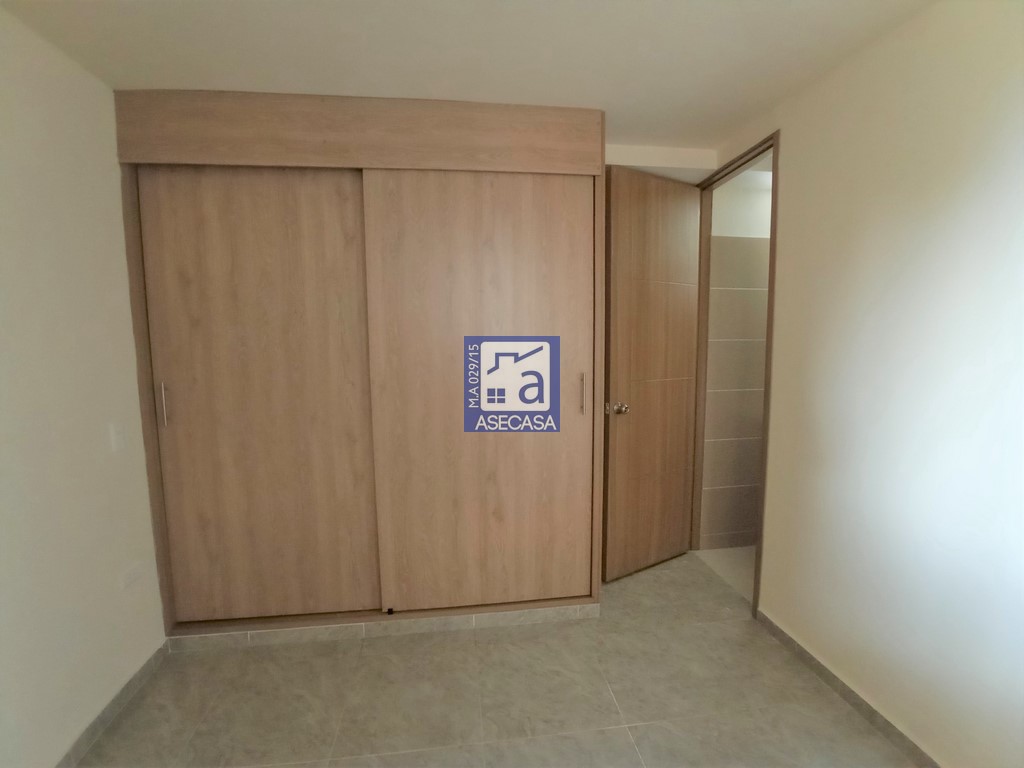 Apartamento de 3 alcobas en venta en El Carrizal, Girón, 58 m² · foto 13 de 21