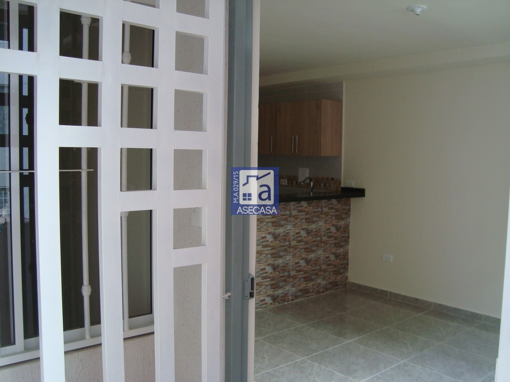Apartamento de 3 alcobas en venta en El Carrizal, Girón, 58 m² · foto 3 de 21
