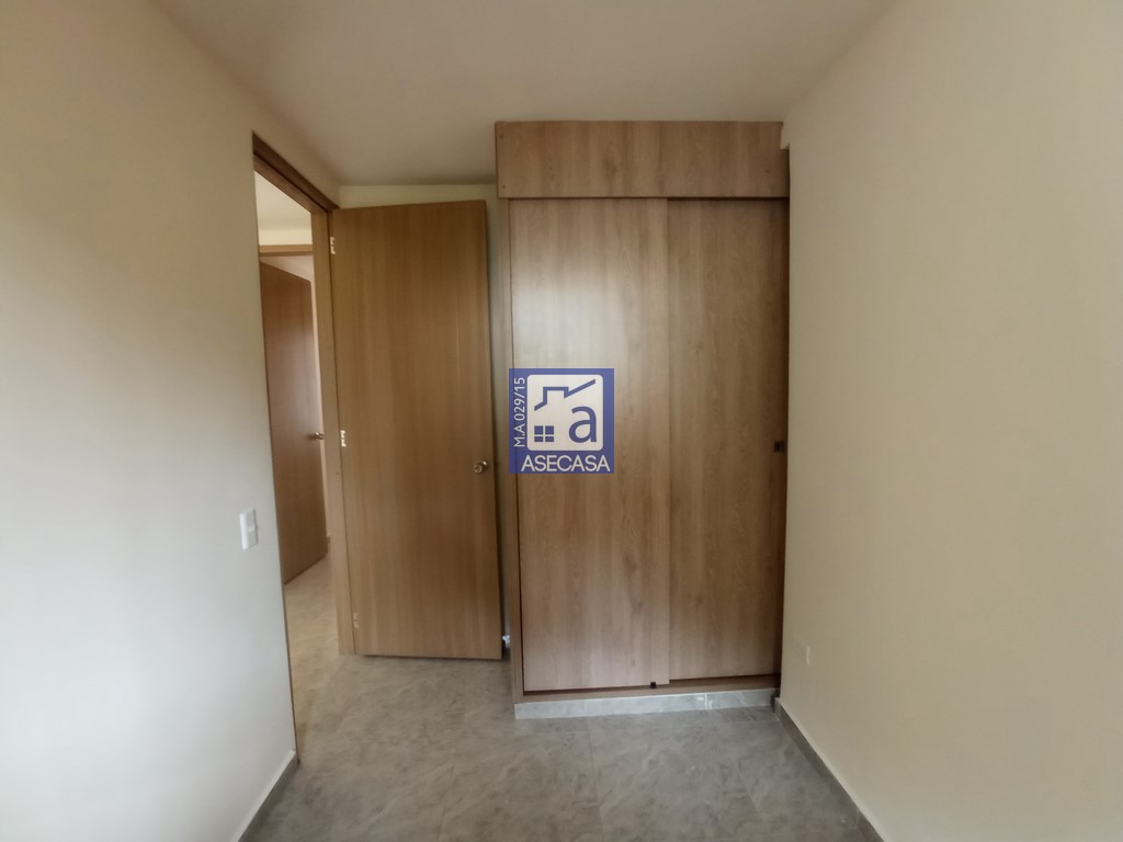 Apartamento de 3 alcobas en venta en El Carrizal, Girón, 58 m² · foto 9 de 21