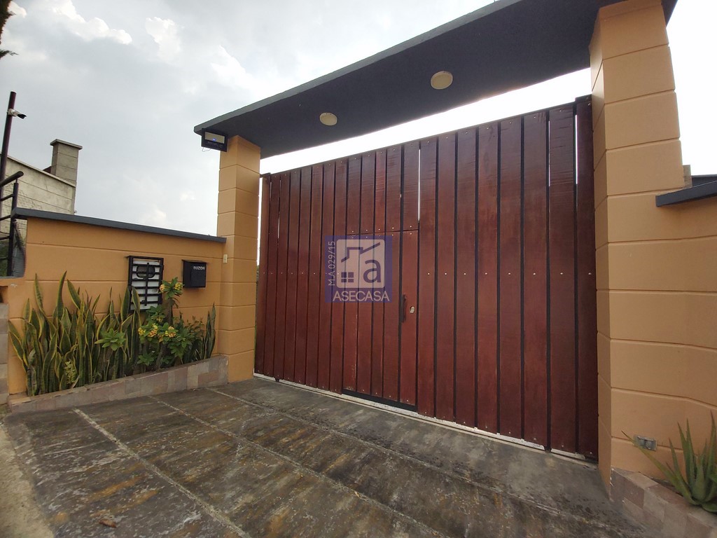 Casa de 3 alcobas en venta en Casiano, Floridablanca, 750 m² · foto 3 de 24