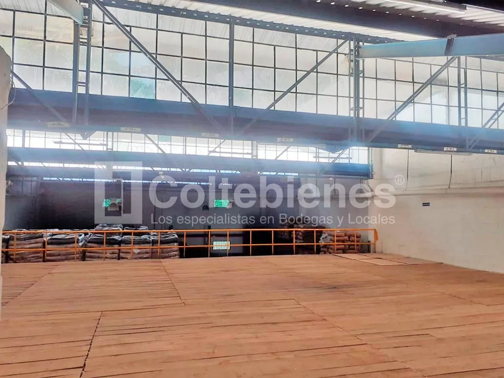 Bodega en arriendo en Monteazul, Sabaneta, 370 m² · foto 2 de 6