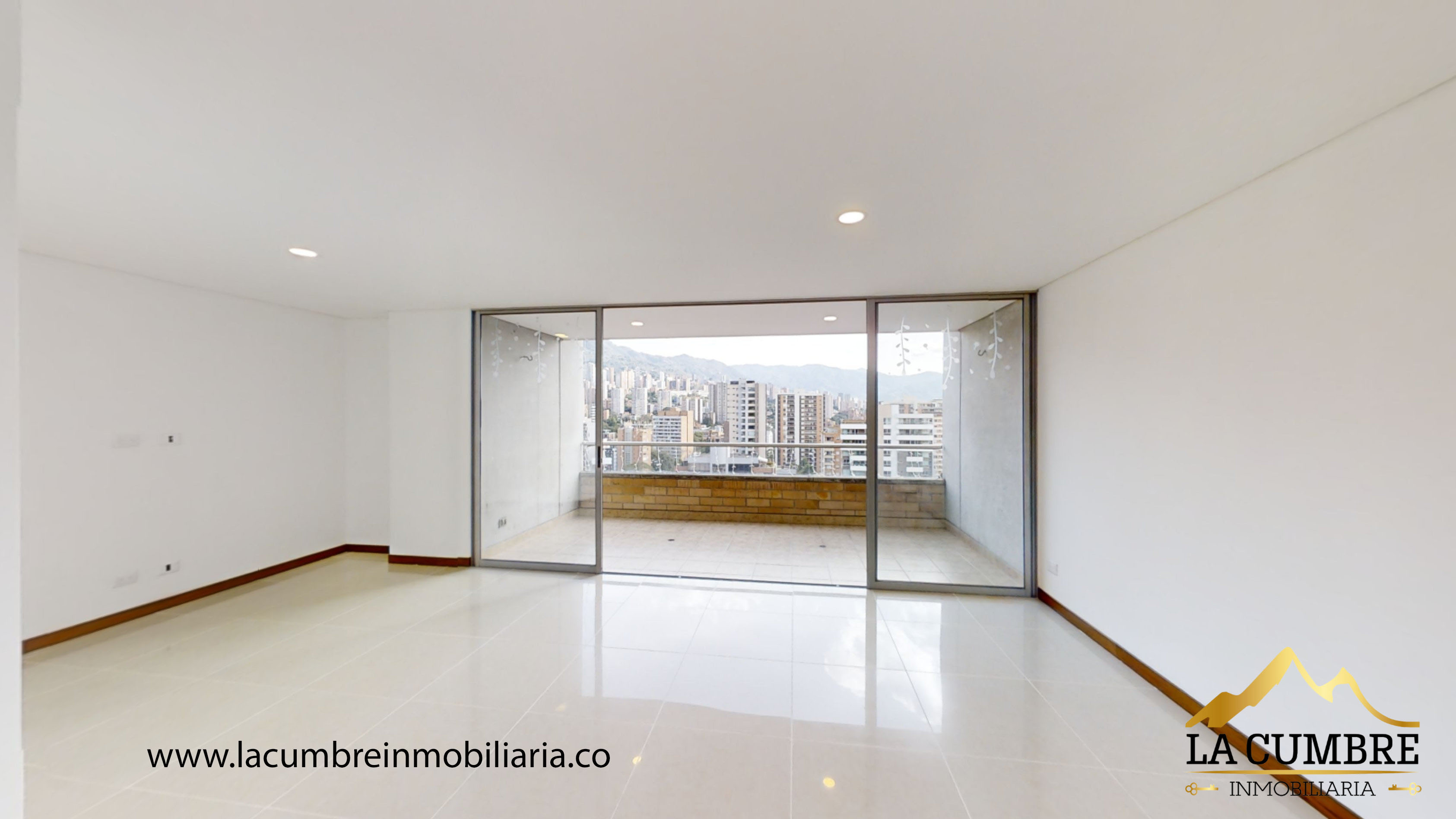 Apartamento de 3 alcobas en arriendo en Castropol, Medellín, 130 m² · foto 3 de 14