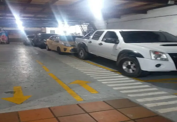 Local en venta en Boston, Medellín, 850 m² · foto 6 de 12