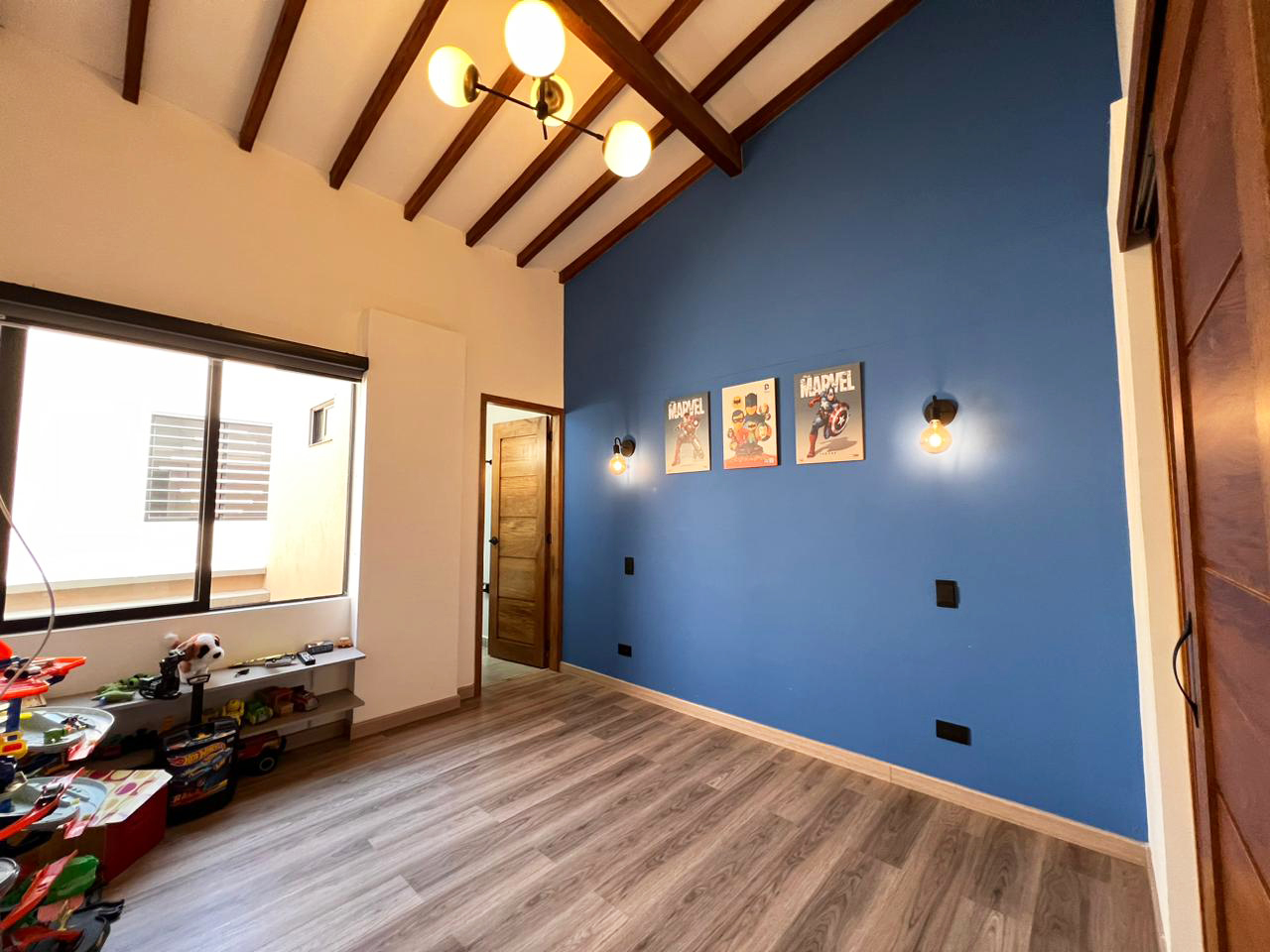 Casa de 4 alcobas en venta en El Porvenir, Rionegro, 230 m² · foto 9 de 19