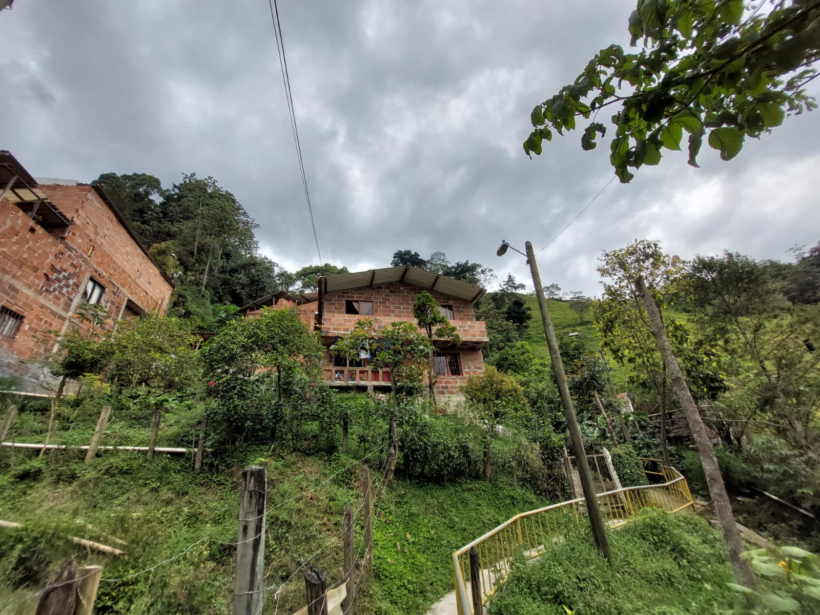 Casa de 3 alcobas en venta en Cabecera San Antonio De Prado, Medellín, 120 m² · foto 2 de 5
