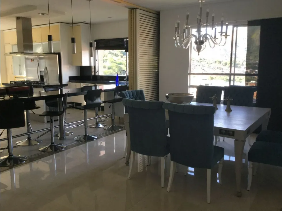 Apartamento de 4 alcobas en venta en Aguacatal, Cali, 400 m² · foto 2 de 5