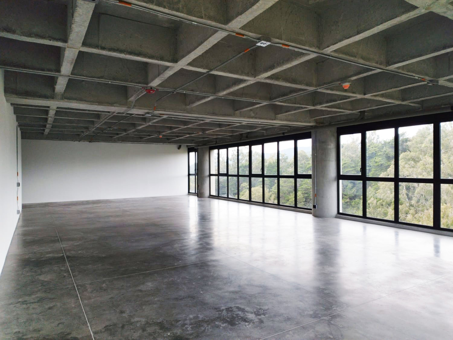 Oficina en arriendo en Vía Las Palmas, Envigado, 385 m² · foto 2 de 15