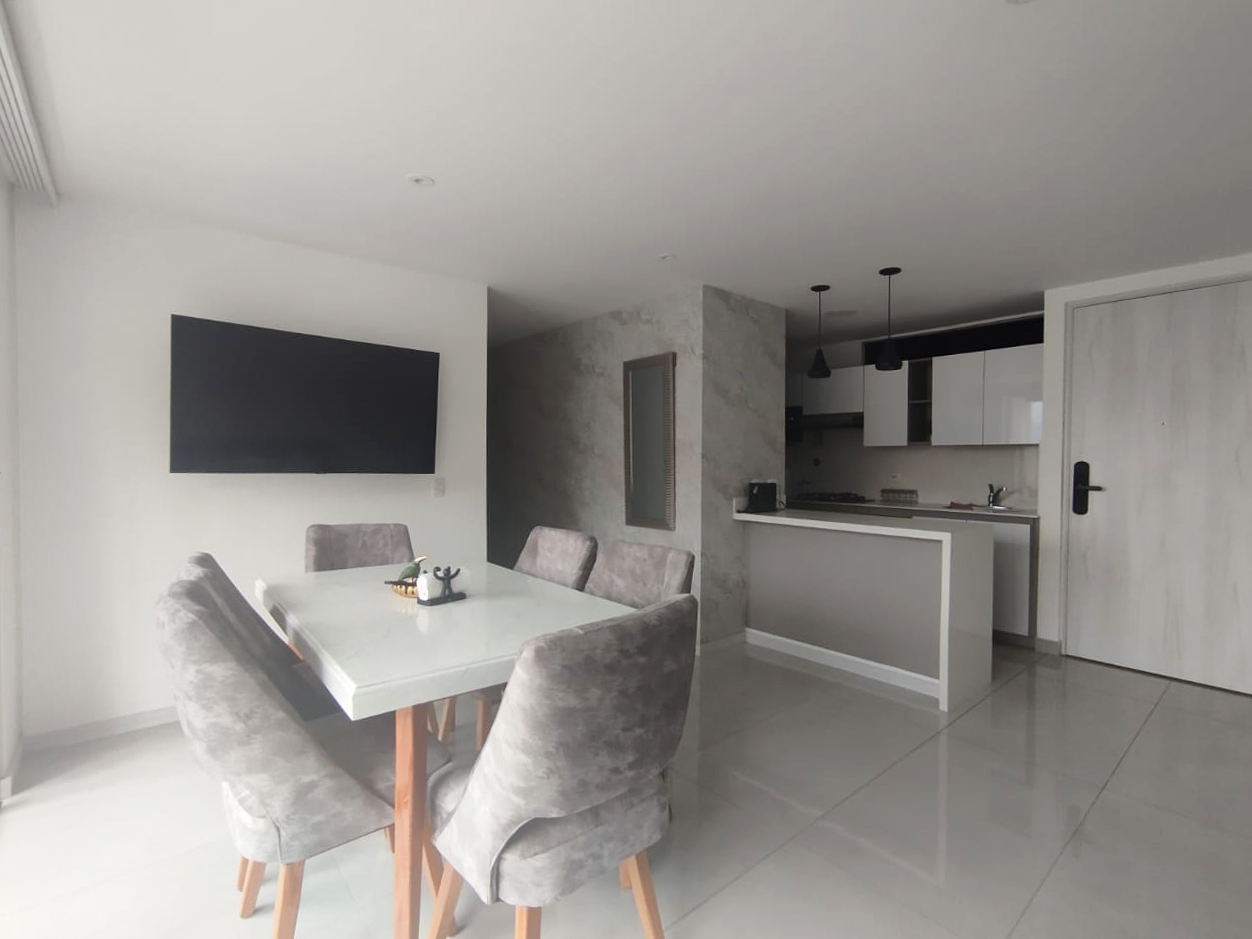 Apartamento en arriendo en Castropol, Medellín · foto 3 de 15