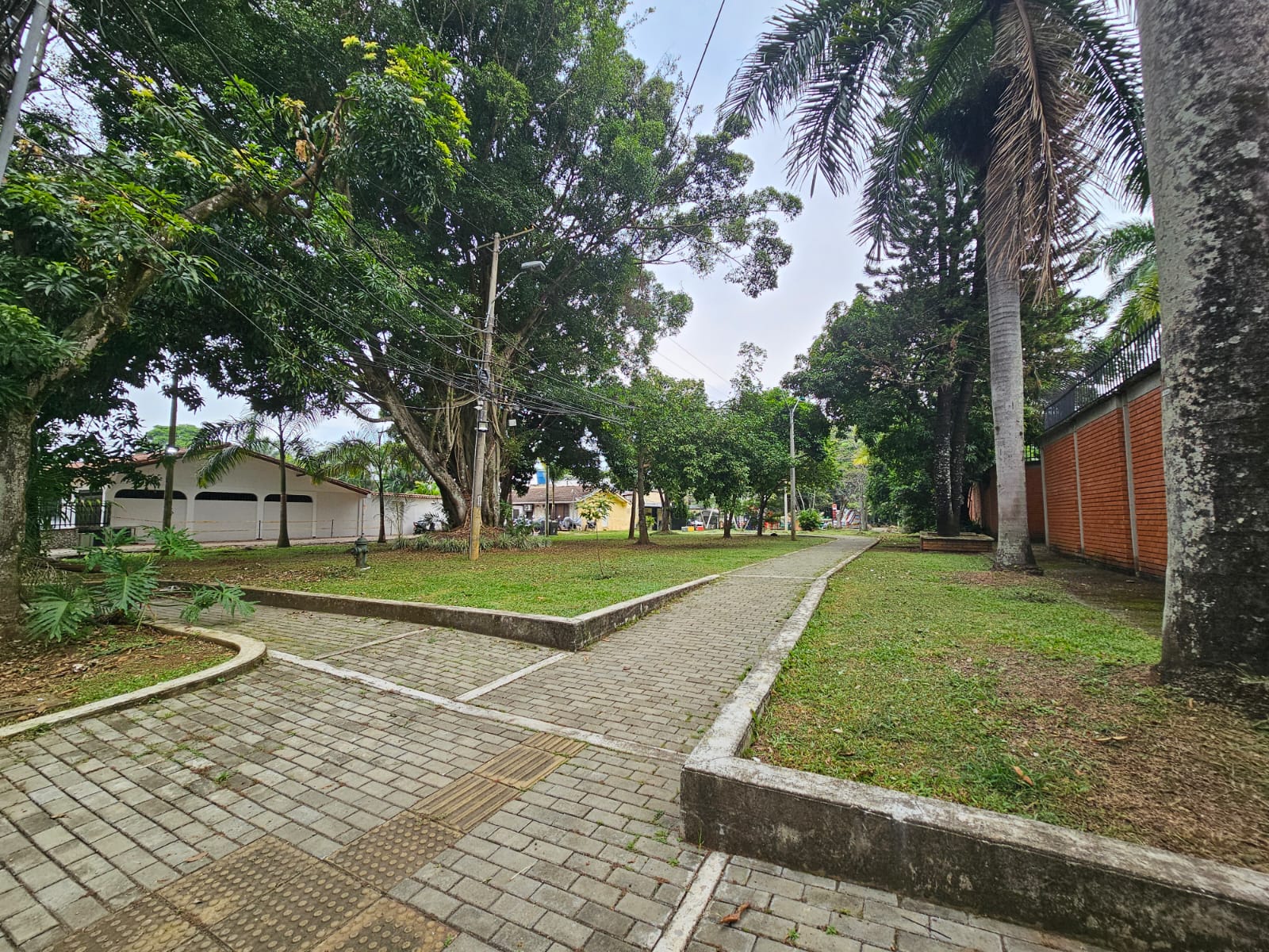 Local en arriendo en Ciudad Jardin, Cali, 50 m² · foto 16 de 19
