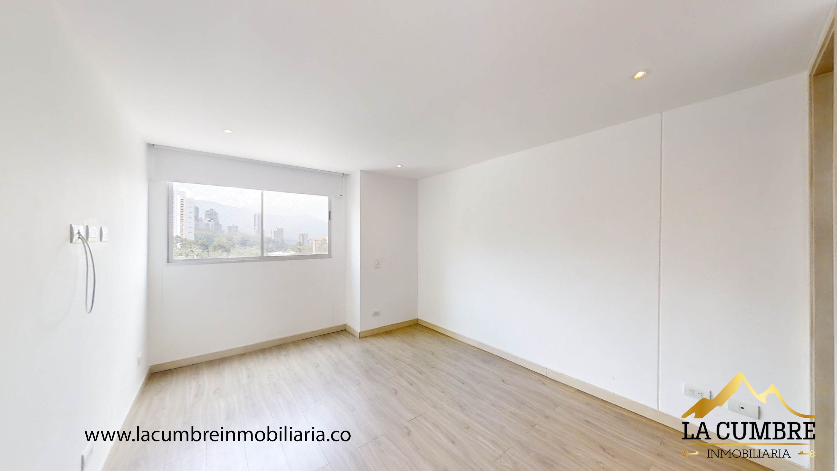 Apartamento de 3 alcobas en arriendo en Los Naranjos, Medellín, 220 m² · foto 10 de 16