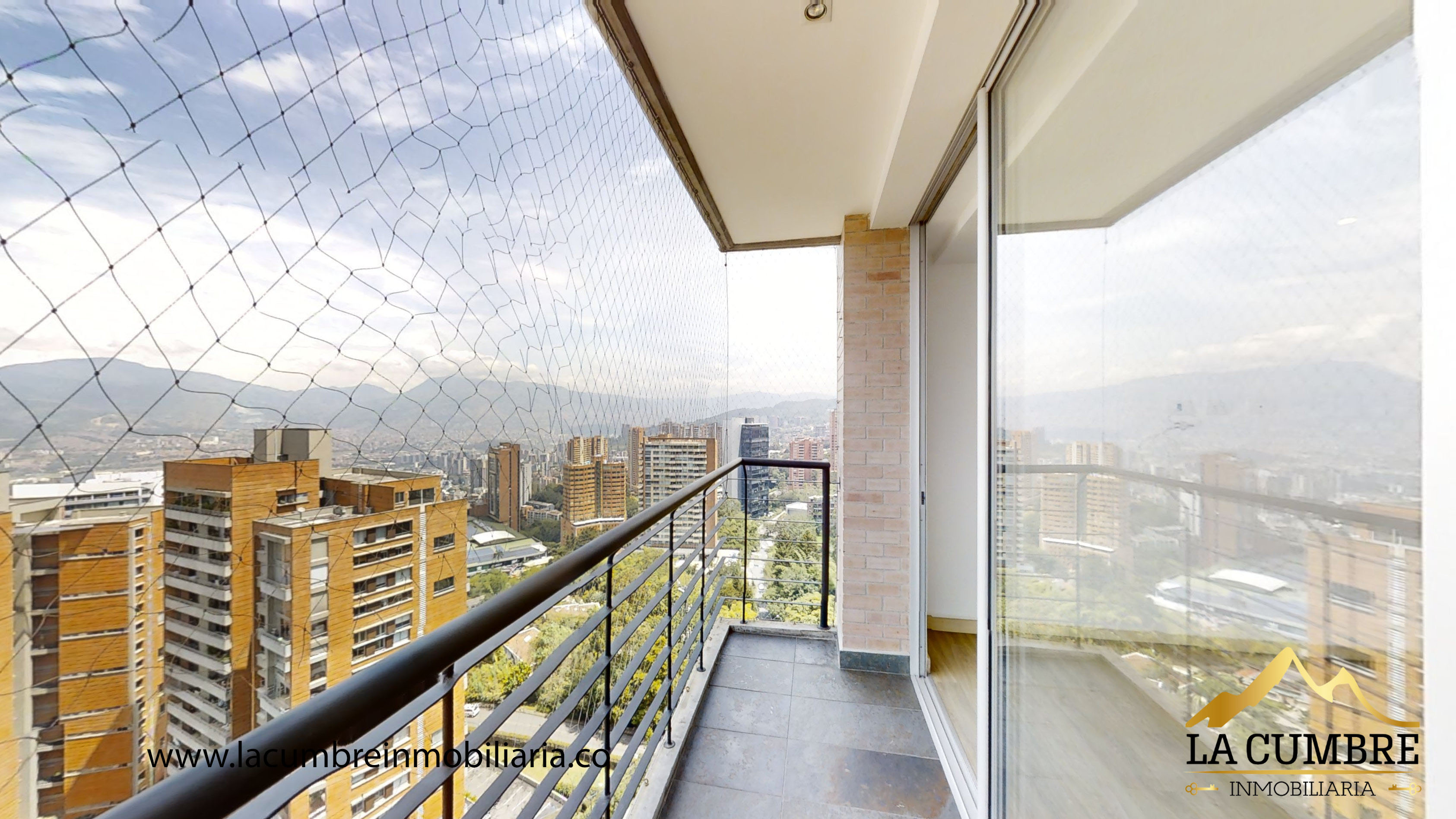 Apartamento de 3 alcobas en arriendo en Los Naranjos, Medellín, 220 m² · foto 13 de 16