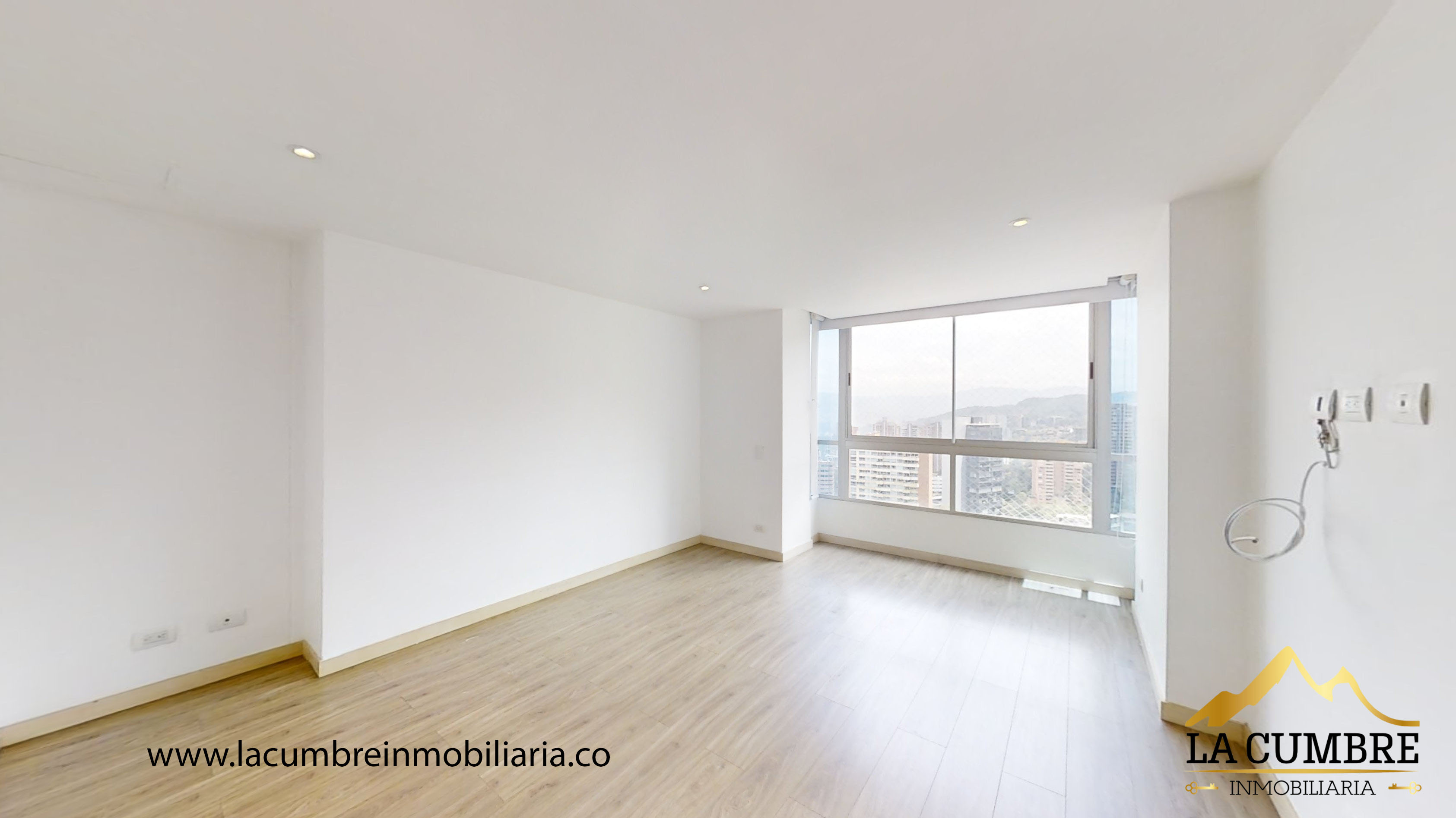 Apartamento de 3 alcobas en arriendo en Los Naranjos, Medellín, 220 m² · foto 14 de 16