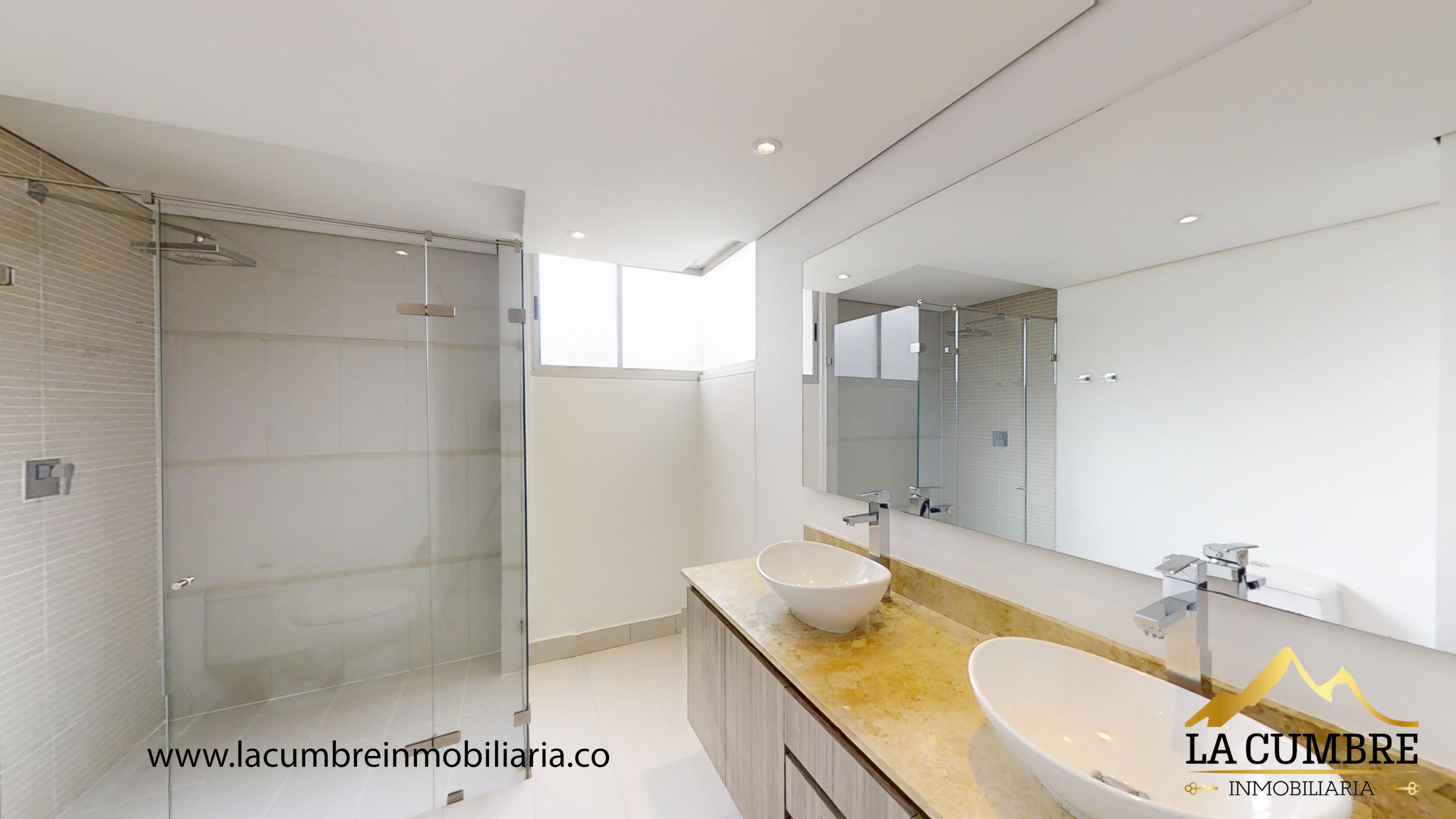 Apartamento de 3 alcobas en arriendo en Los Naranjos, Medellín, 220 m² · foto 15 de 16