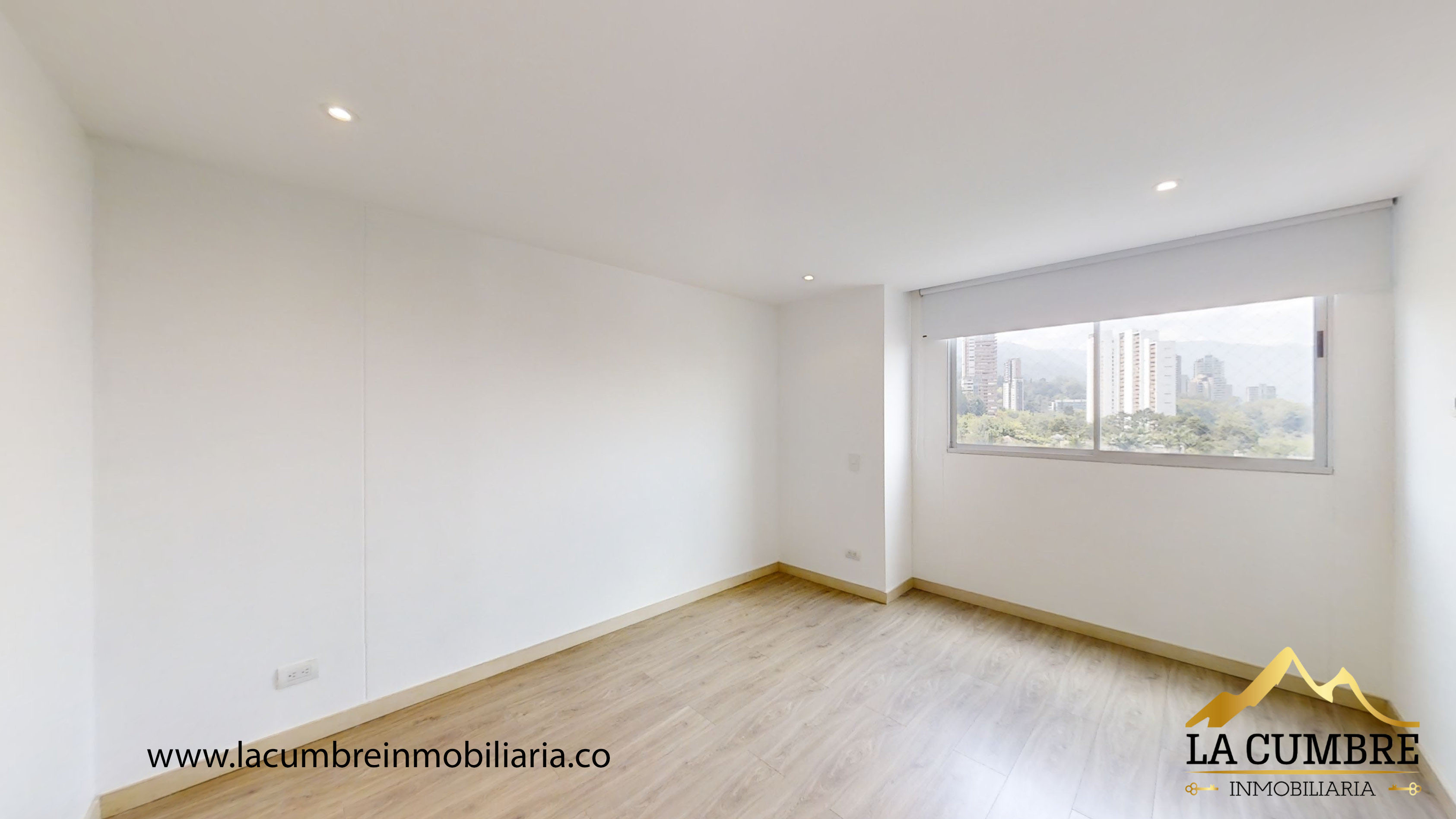 Apartamento de 3 alcobas en arriendo en Los Naranjos, Medellín, 220 m² · foto 7 de 16