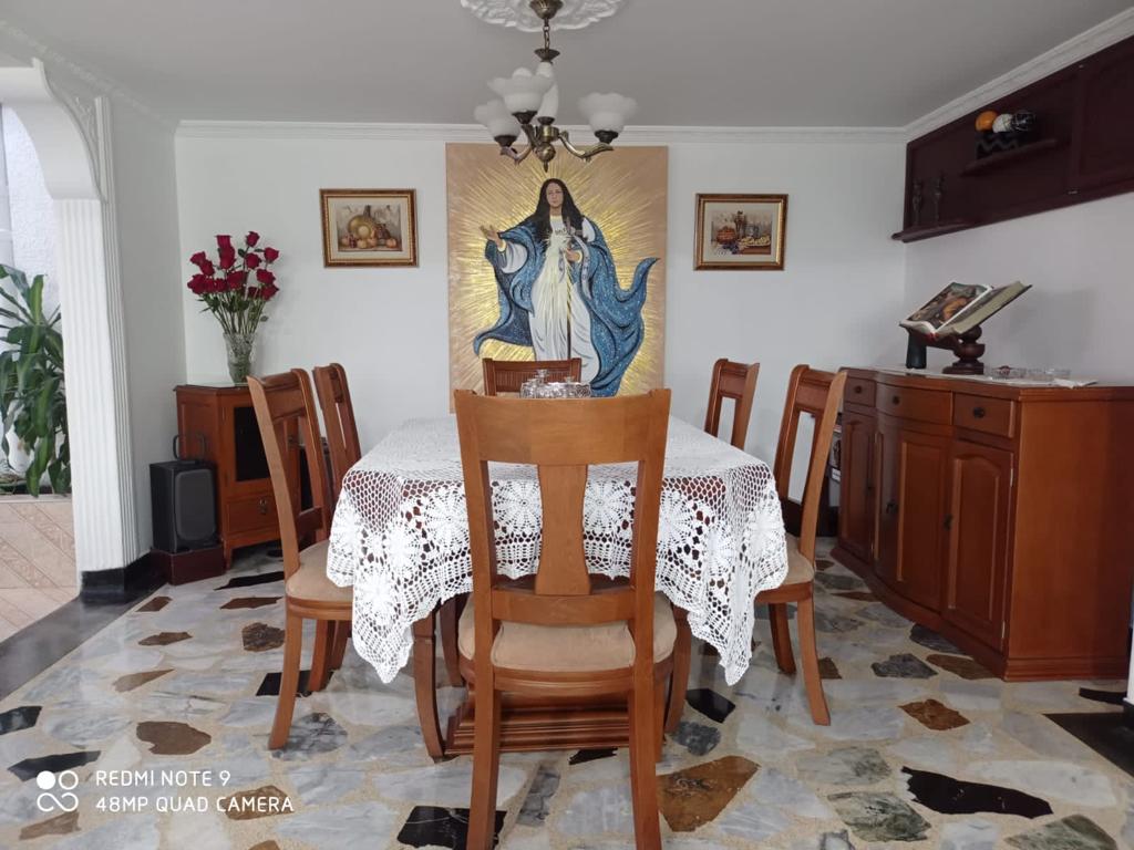 Casa de 3 alcobas en venta en Ub Los Geranios, Chía, 184 m² · foto 3 de 17