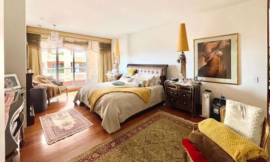 Apartamento de 4 alcobas en venta en Los Rosales, Bogotá, 467 m² · foto 15 de 23