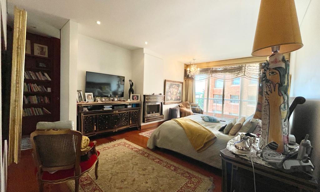Apartamento de 4 alcobas en venta en Los Rosales, Bogotá, 467 m² · foto 17 de 23