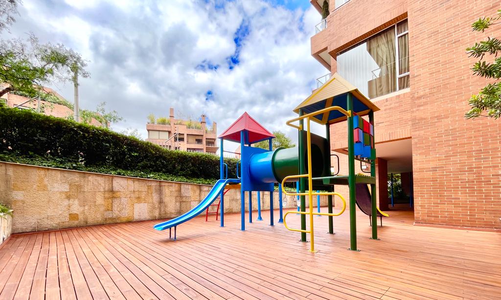 Apartamento de 4 alcobas en venta en Los Rosales, Bogotá, 467 m² · foto 23 de 23