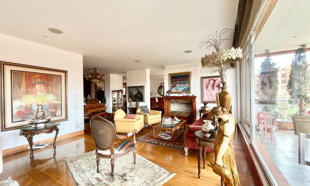 Apartamento de 4 alcobas en venta en Los Rosales, Bogotá, 467 m² · foto 5 de 23