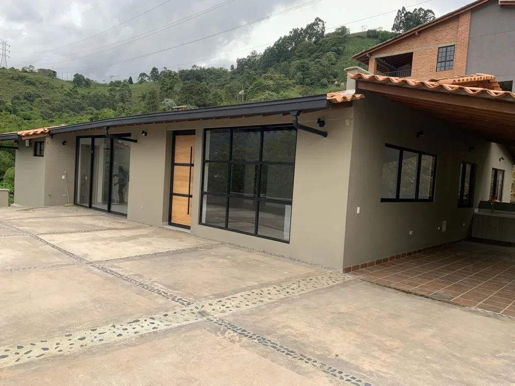 Finca en arriendo en La Mina, Envigado, 330 m² · foto 14 de 17