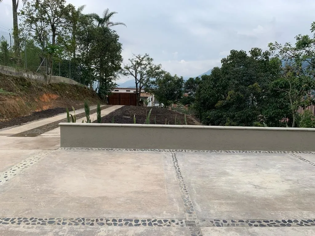 Finca en arriendo en La Mina, Envigado, 330 m² · foto 3 de 17