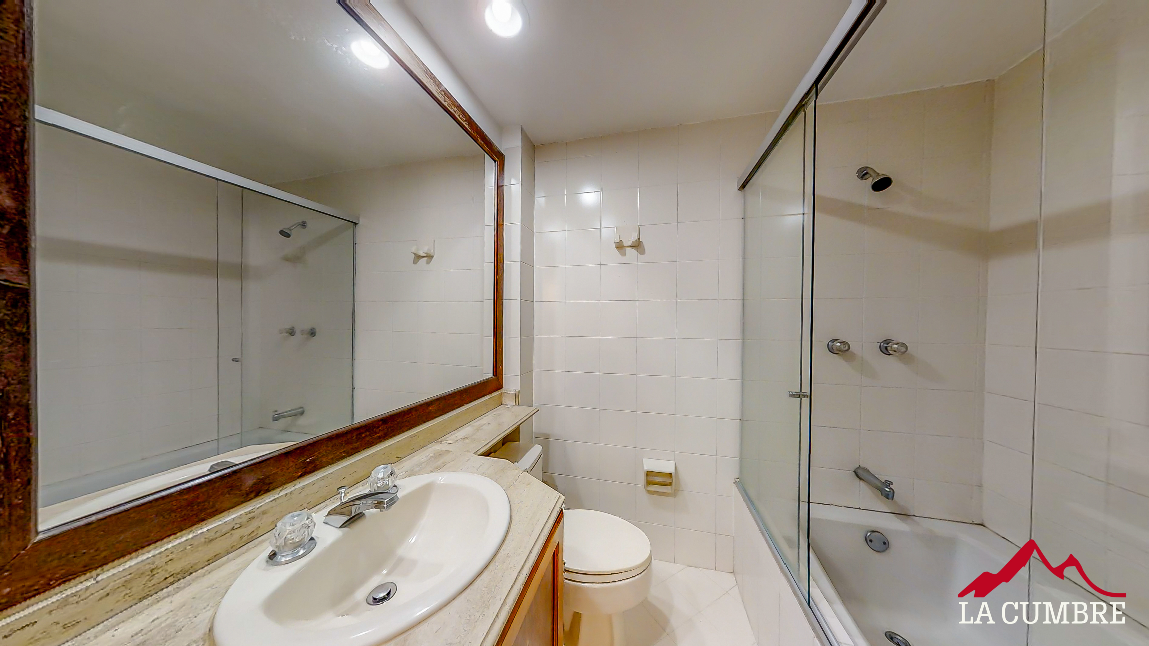 Casa de 3 alcobas en venta en El Poblado, Medellín, 240 m² · foto 11 de 11