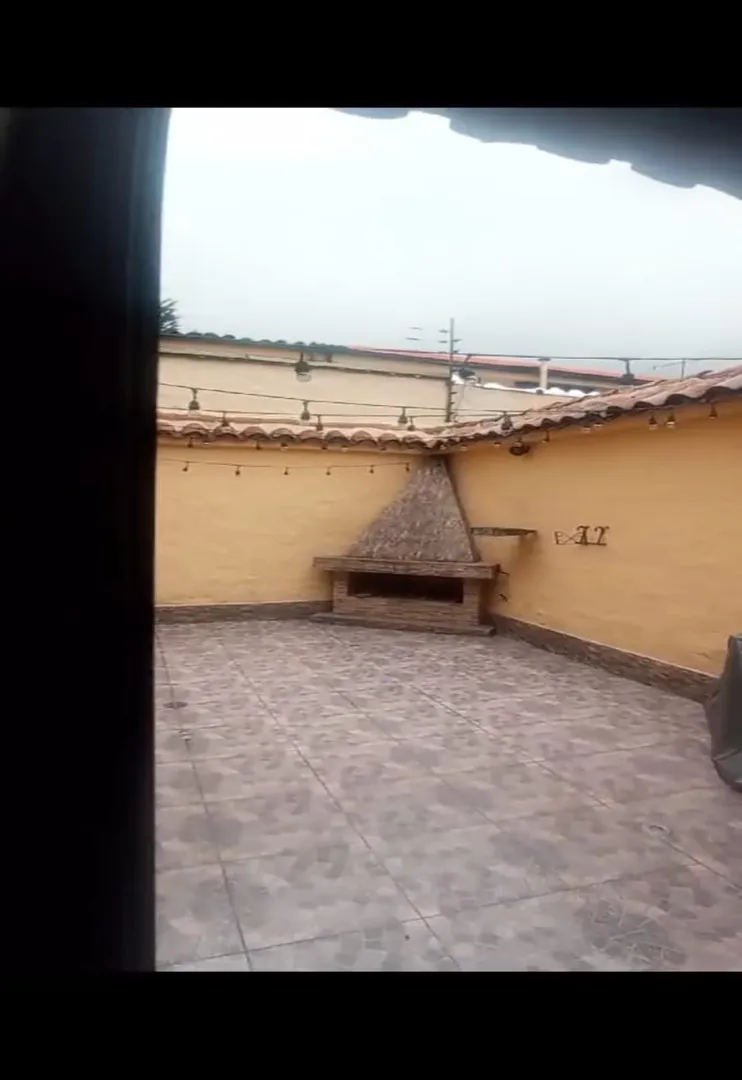 Casa de 5 alcobas en venta en Santa Ana, Bogotá, 270 m² · foto 17 de 24