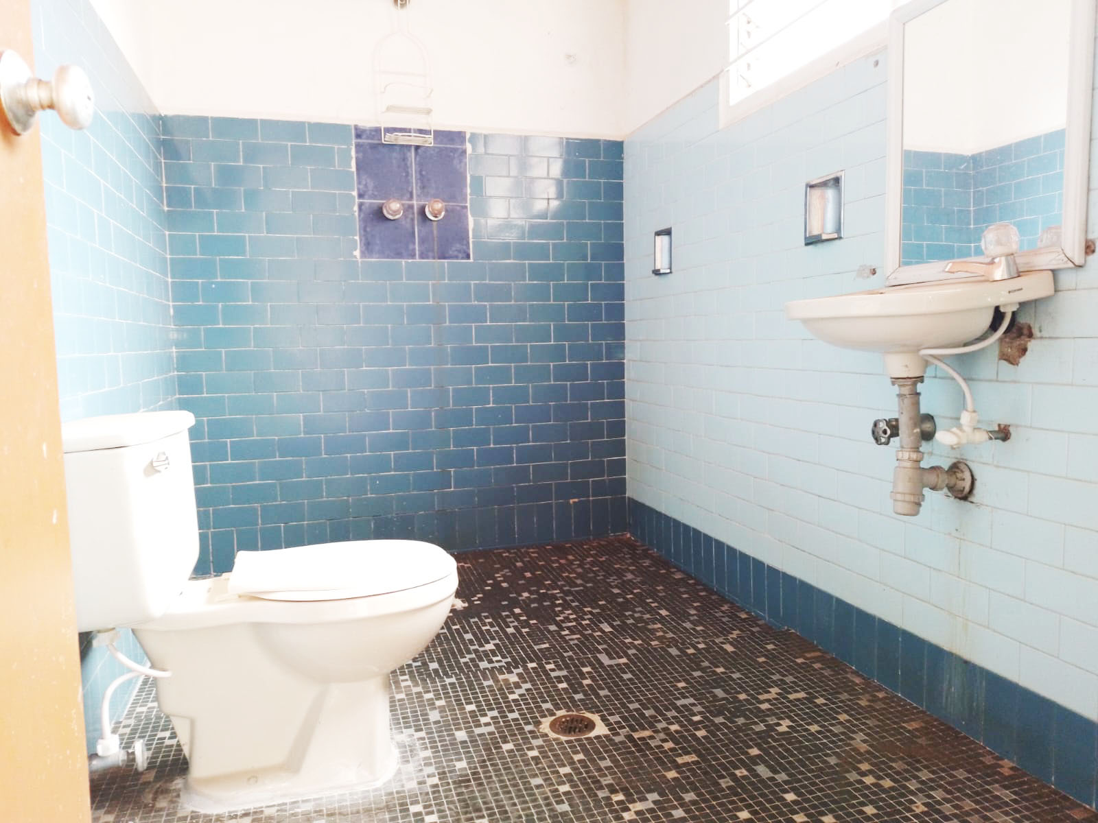 Local en arriendo en La Castellana, Medellín, 340 m² · foto 15 de 19
