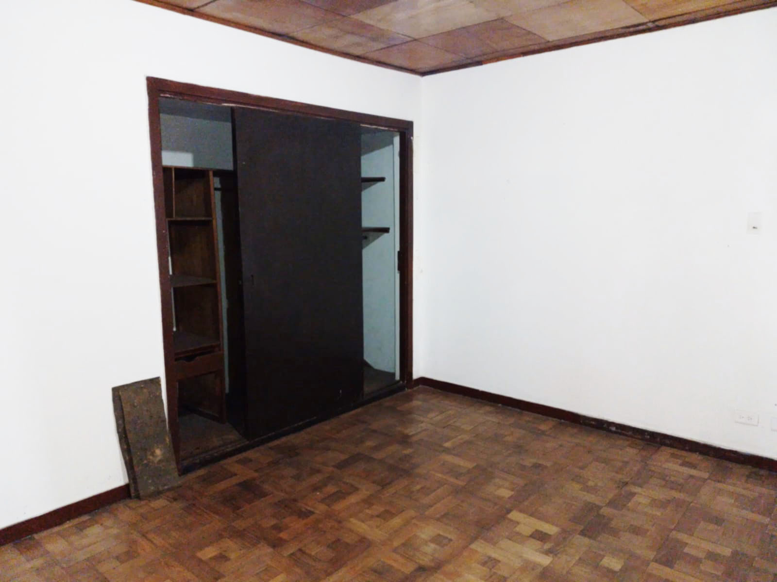 Local en arriendo en La Castellana, Medellín, 340 m² · foto 3 de 19
