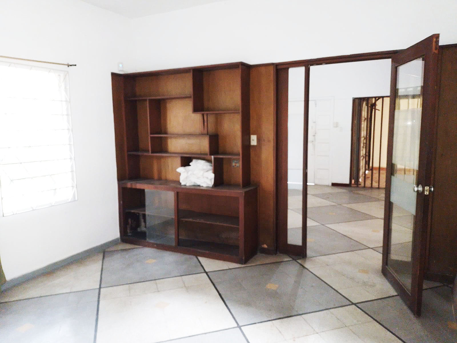 Local en arriendo en La Castellana, Medellín, 340 m² · foto 5 de 19