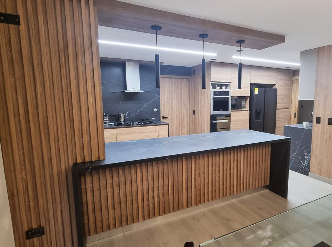 Apartamento de 4 alcobas en venta en El Diamante 2, Medellín, 263 m² · foto 3 de 16