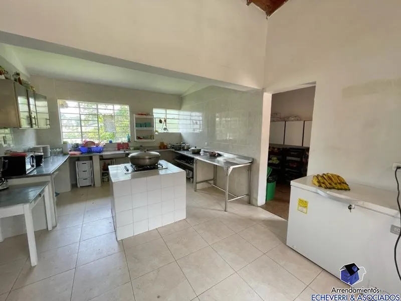 Casa de 15 alcobas en venta en Centro, Rionegro · foto 12 de 24